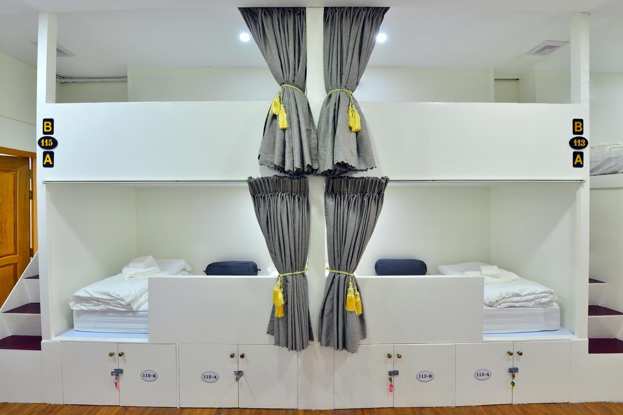 Backpacker Hostel (Adults Only) Янгон Екстер'єр фото