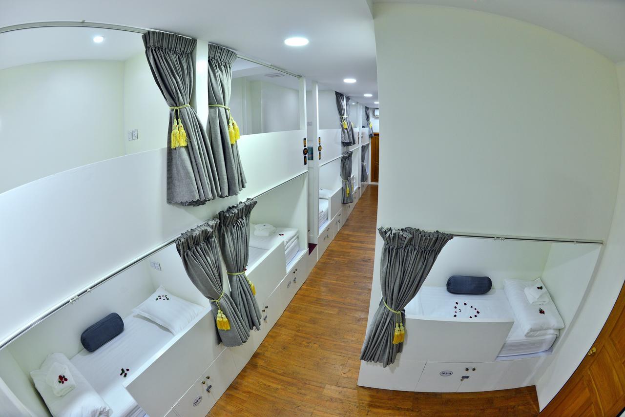Backpacker Hostel (Adults Only) Янгон Екстер'єр фото